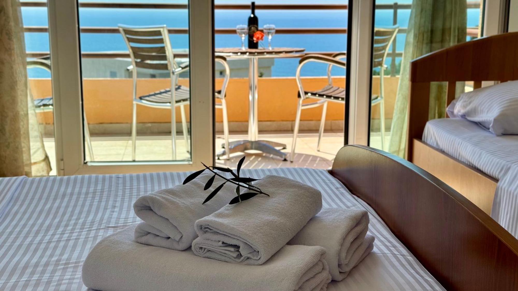 Sea La Vie Apartments Ulcinj Bagian luar foto