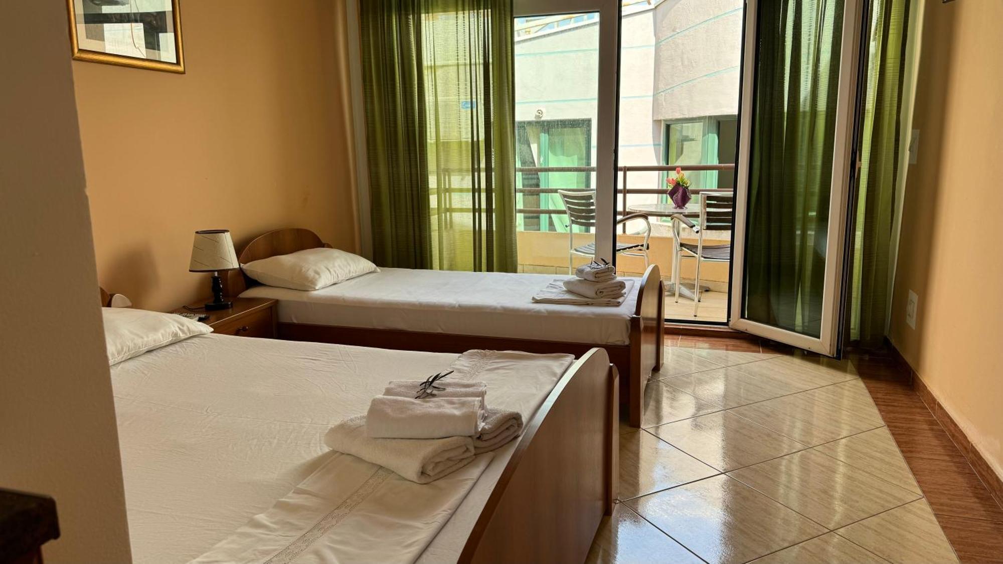 Sea La Vie Apartments Ulcinj Bagian luar foto