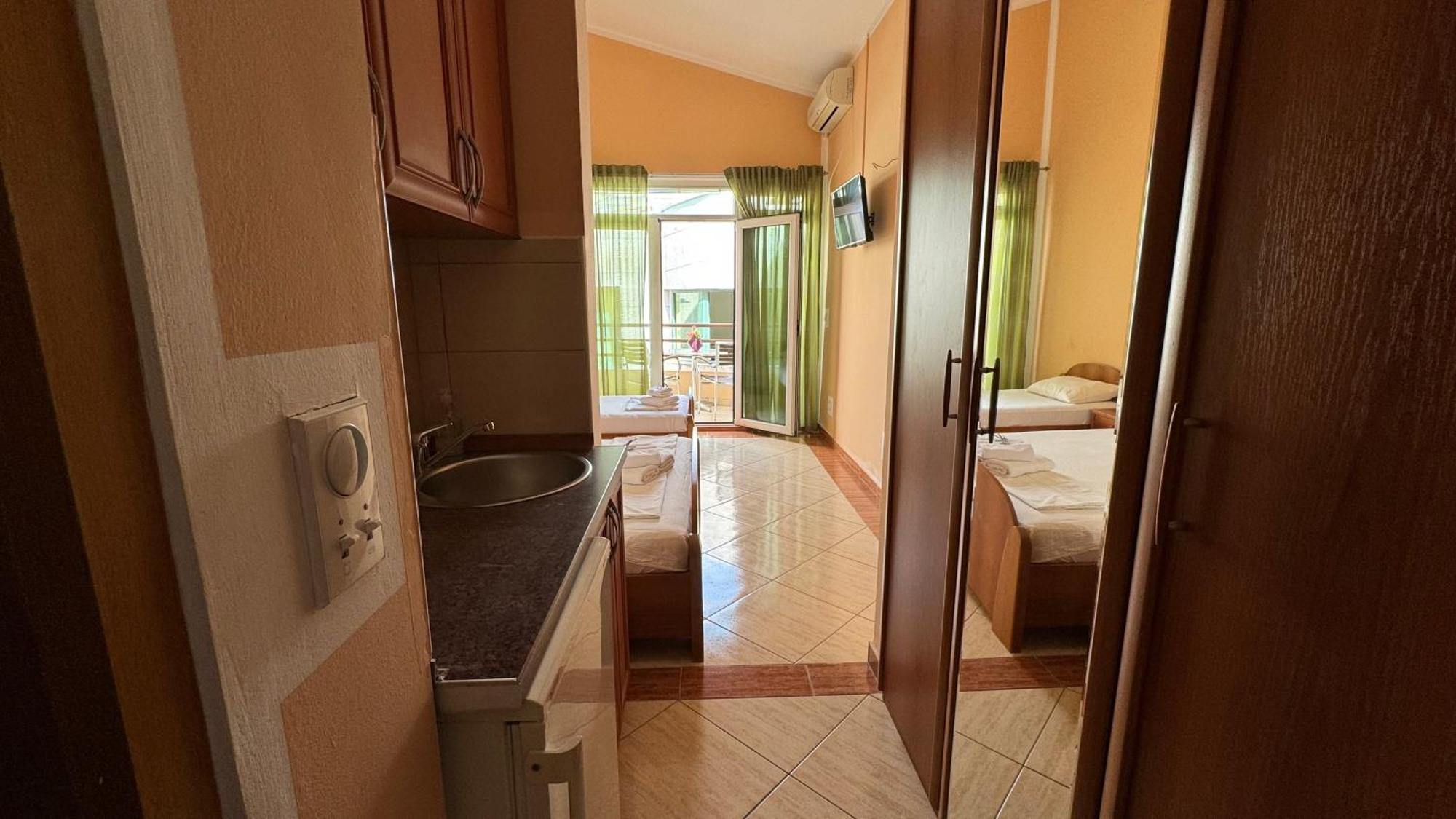 Sea La Vie Apartments Ulcinj Bagian luar foto